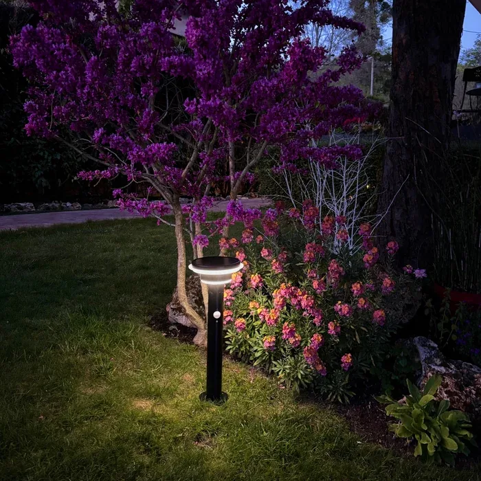 Solar-LED-Wegeleuchte GENOVA mit Bewegungsmelder, Schwarz, 45 cm – 3 Leuchtmodi 100 bis 1000 Lumen — 1