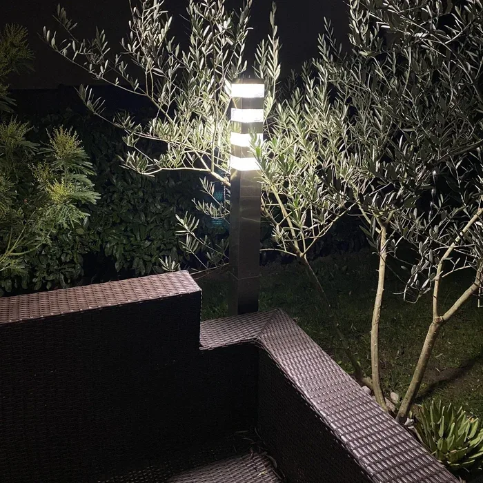 LED-Stehlampe PYRAMIDE 230V, Neutralweiß – 2000 Lumen – 64 LEDs – 2 m Höhe – modular — 1