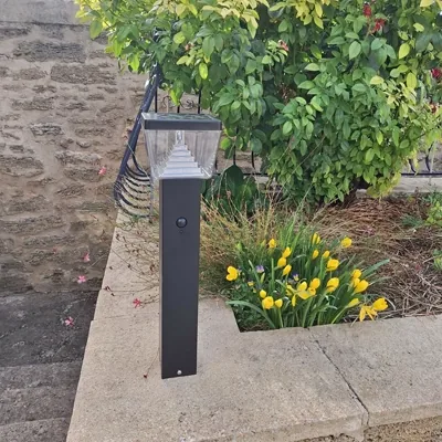 Solar-LED-Wegeleuchte LIBERTY mit Bewegungsmelder, Schwarz, 59 cm – 3 Leuchtmodi 100 bis 1000 Lumen — 1