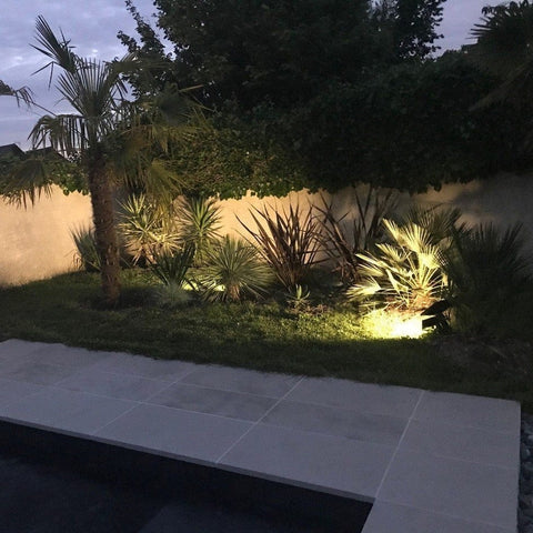 Ultrastarker POWER-2000 Solar-LED-Projektor – Bewegungsmelder – 3 Beleuchtungsmodi 200 bis 1800 Lumen – Lumihome